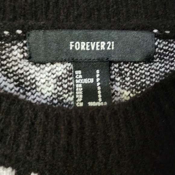 Forever 21 Queen sweater by Forever 21 size small relaxed fit black and white - Picture 3 of 4